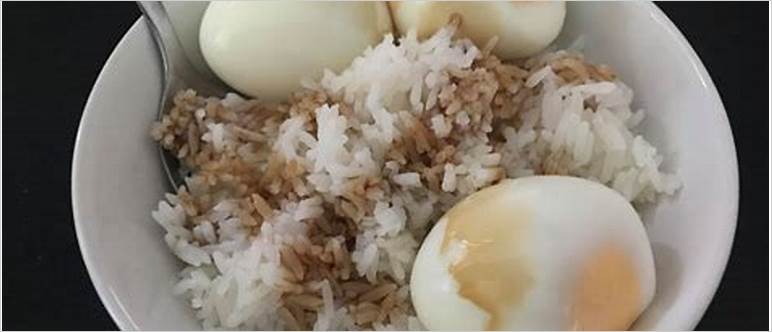 Boiled egg and rice